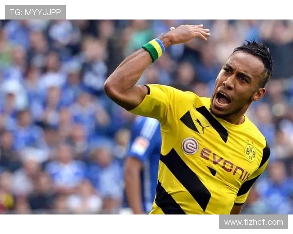 双子座足球明星的魅力与个性解析探索他们在赛场上的表现与生活中的多面性